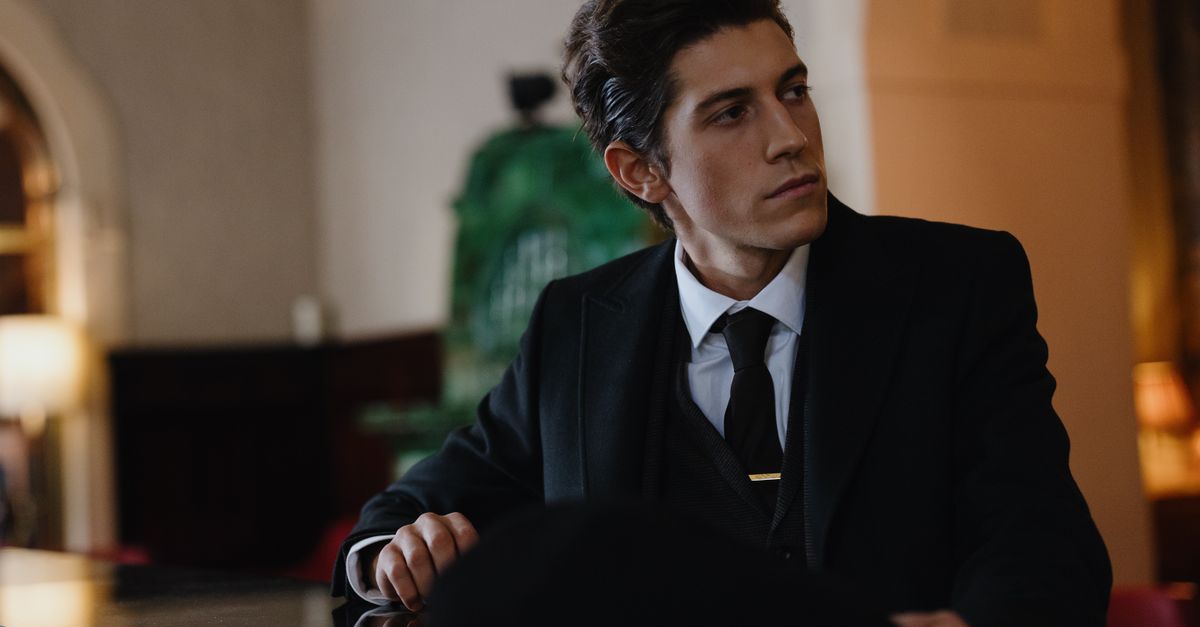 Hugo Jacomet fait l’éloge de l’élégance à la française dans « Parisian Gentleman » Hugo Jacomet fait l’éloge de l’élégance à la française dans « Parisian Gentleman »