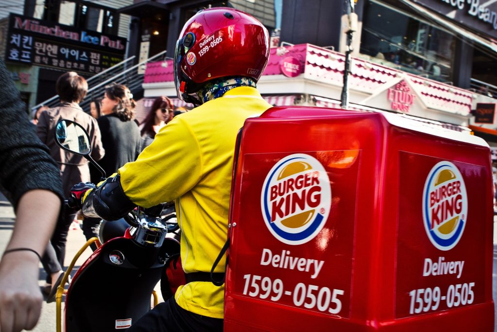 Burger King va proposer la livraison à domicile ?