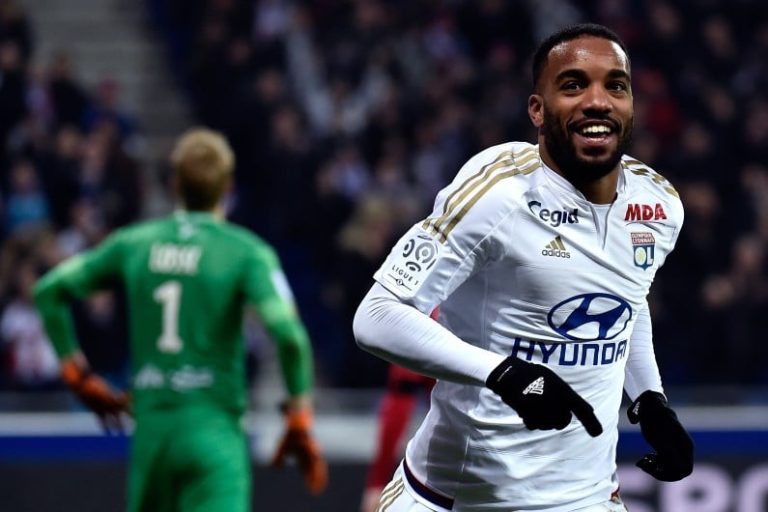 Ligue 1 : Lyon écrase Guingamp