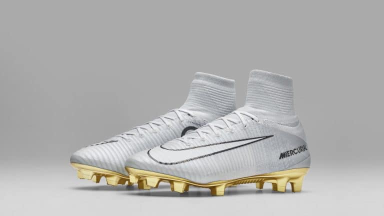 Nike crée des crampons en Or pour Cristiano Ronaldo.