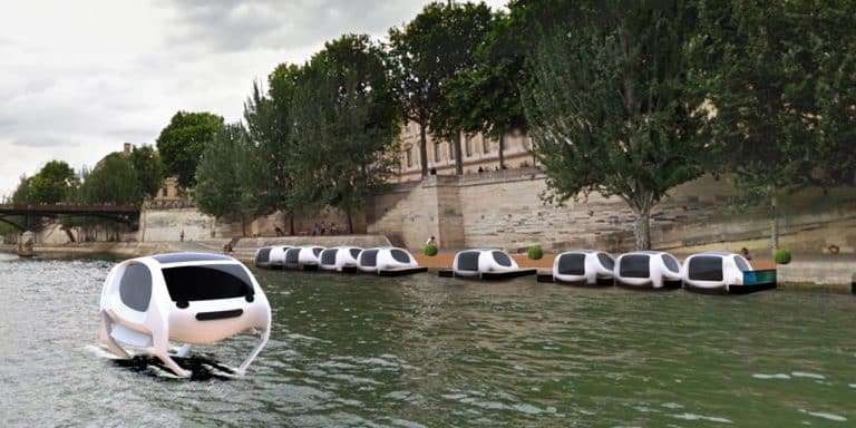 Les voitures volantes sur les fleuves de Paris