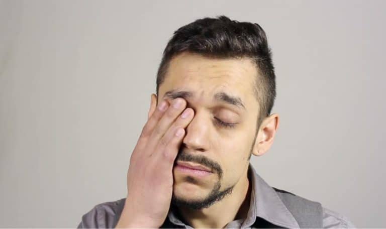 Un air trop fatigué : astuces pour paraître avec une bonne mine