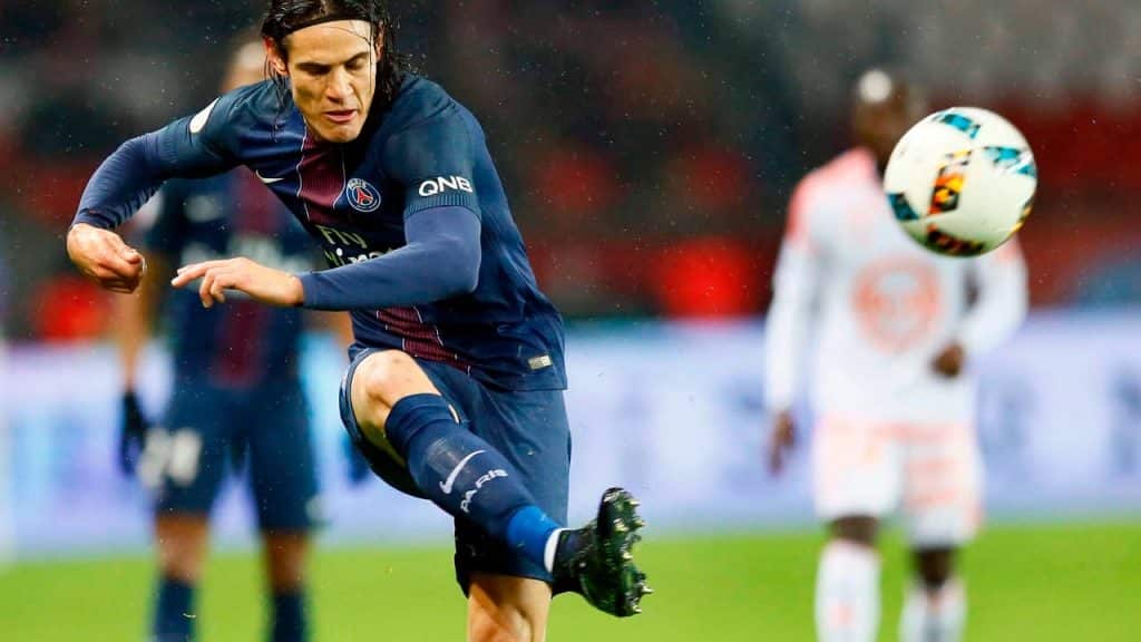 Cavani prévoit un possible retour à Naples