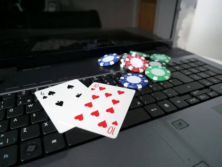 Poker : apprendre à voler les blindes