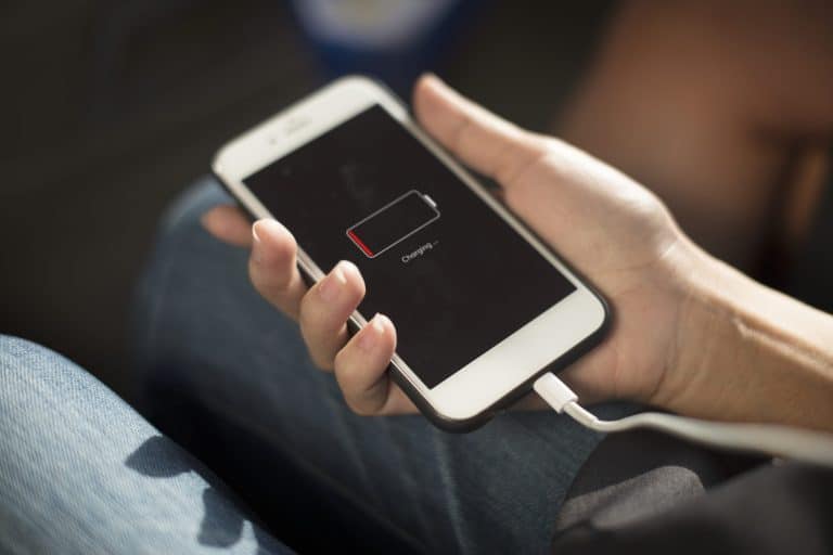 Pour s’excuser, Apple baisse le prix de ses batteries