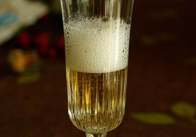 Champagne : coupes ou flûtes ?