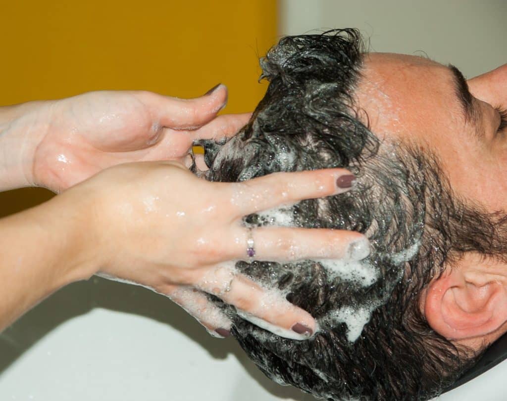 Quelques idées reçues sur le lavage des cheveux