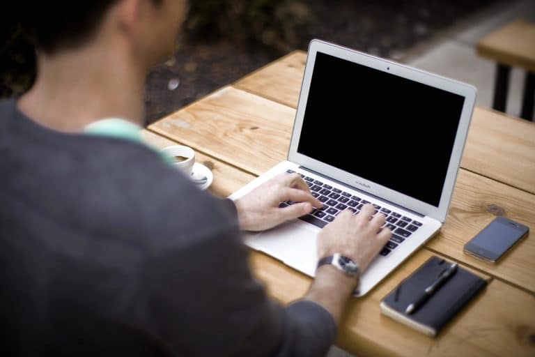 Les ordinateurs toujours connectés arrivent sur le marché