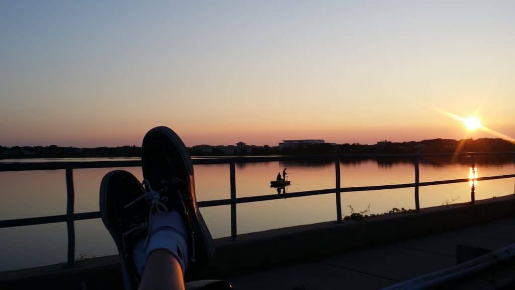 Comment bien porter des chaussures bateau ?