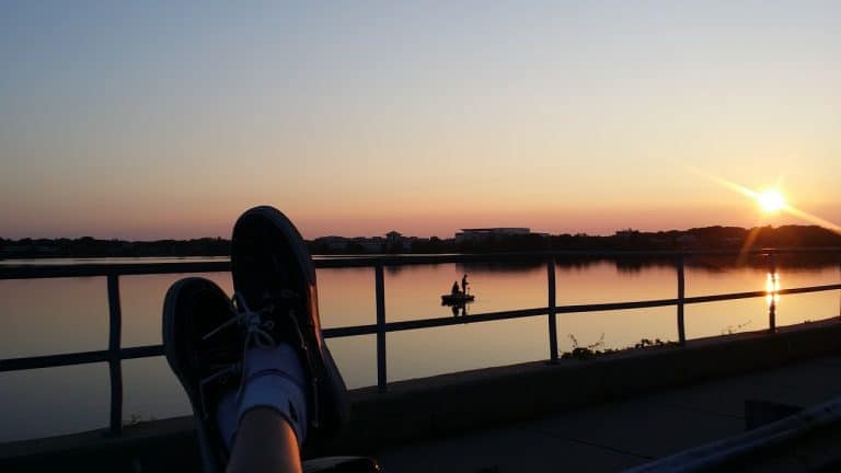 Comment bien porter des chaussures bateau ?