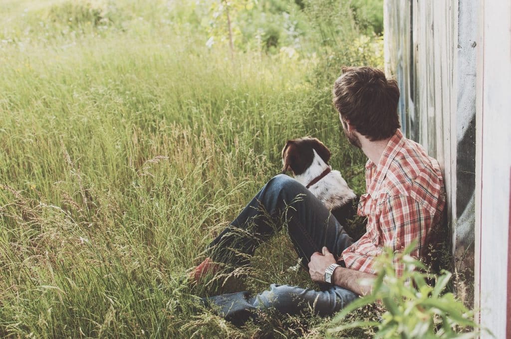 Pourquoi beaucoup d’hommes se tournent vers leur chien pour avoir un soutien émotionnel ?