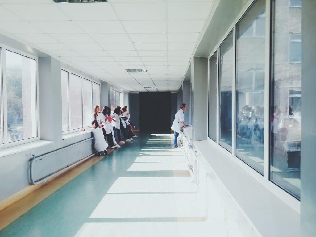 Pourquoi seulement un infirmier sur dix est-il un homme ?
