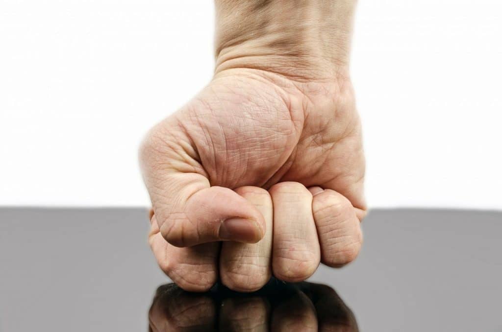La thérapie peut aider les hommes à mettre fin à la violence domestique