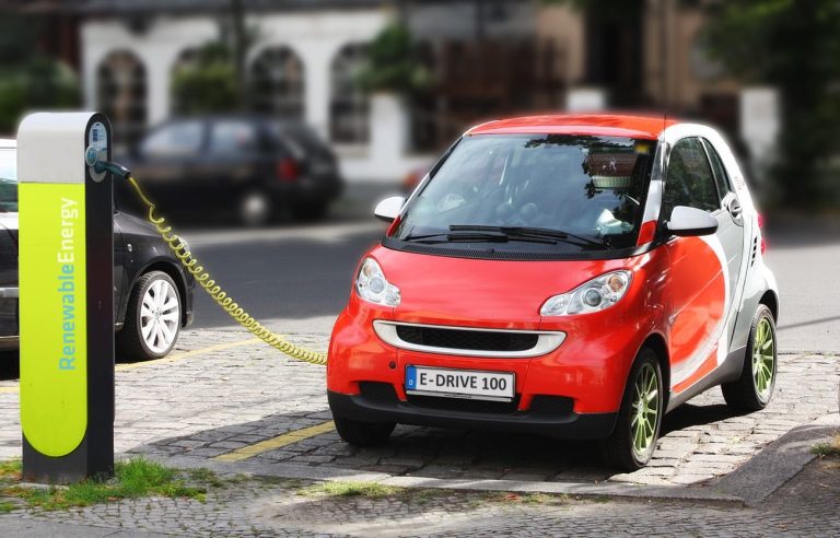 Les 5 voitures électriques chic et choc pour homme !