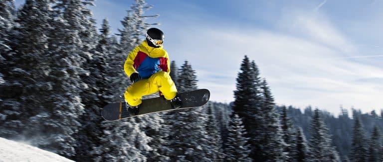 Les 6 accessoires absolument indispensables au snowboardeur
