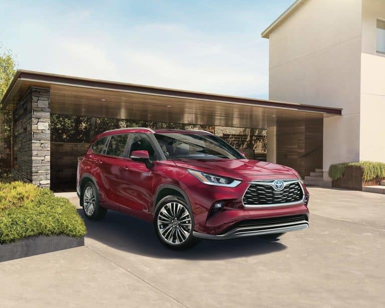 Toyota Highlander : le SUV préféré des hommes se dote d&rsquo;une version hybride !