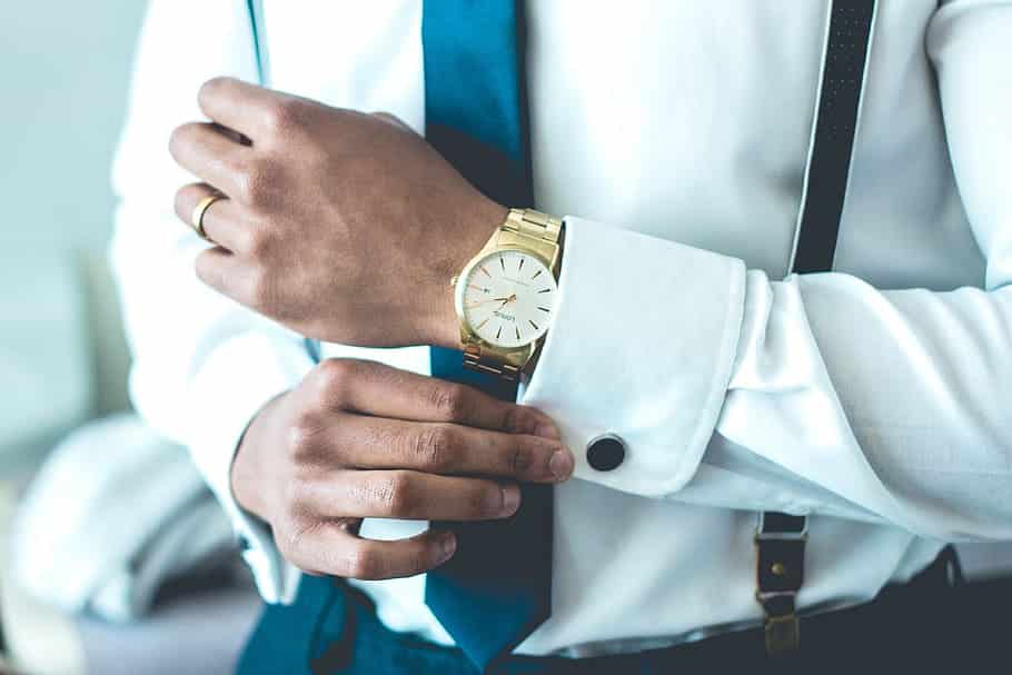 Habillement : pourquoi et comment porter une chemise cintrée ?