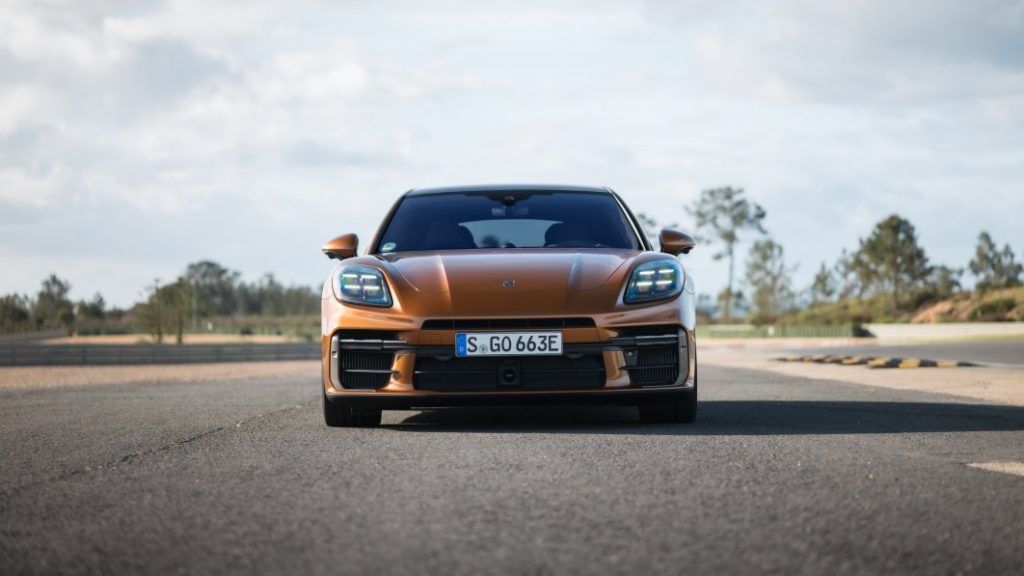 La Porsche Panamera Turbo E-Hybrid 2025 démarre à un tarif de 192 995 $ La Porsche Panamera Turbo E-Hybrid 2025 démarre à un tarif de 192 995 $