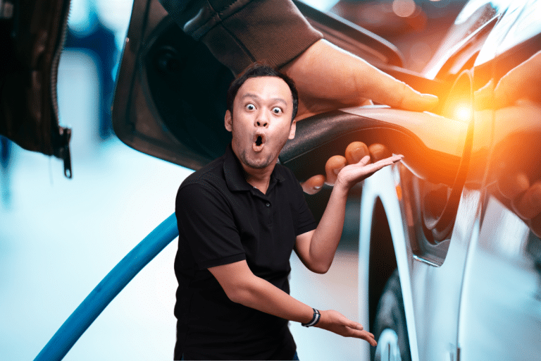 Cette batterie de voiture se recharge en 10 minutes chrono : explication